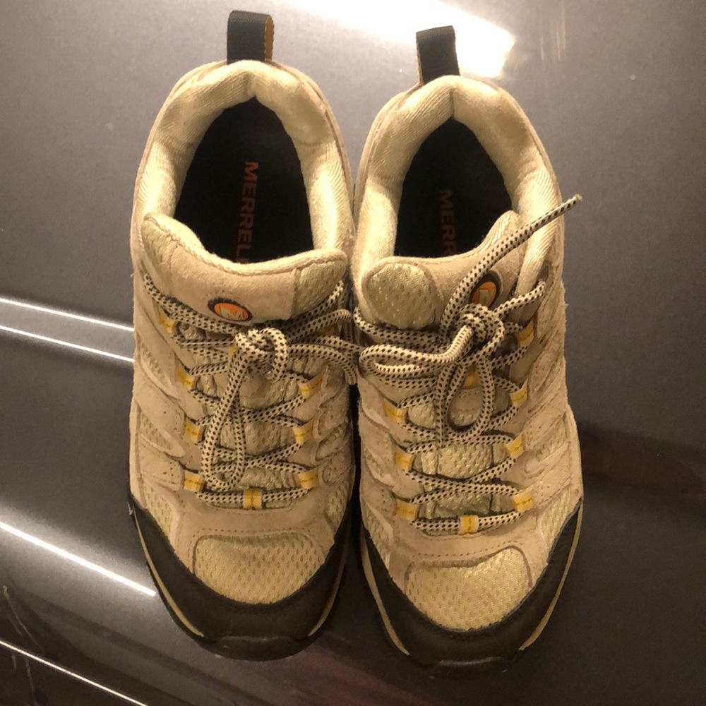 Merrill Moab hiking shoes women size 7